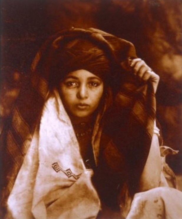 Émile Fréchon - Une jeune fille kabyle